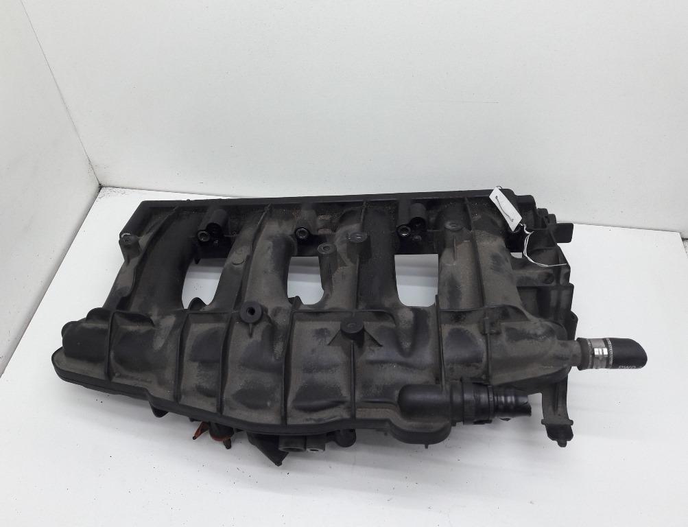 коллектор впускной Volkswagen Passat B6 2005, 2.0 л., бензин, универсал, 06F133201N