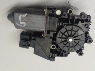 моторчик стеклоподъемника задний правый Audi A6 4B/C5 1997, 2.4 л., бензин, МКПП, красный, седан, 4B0959802B