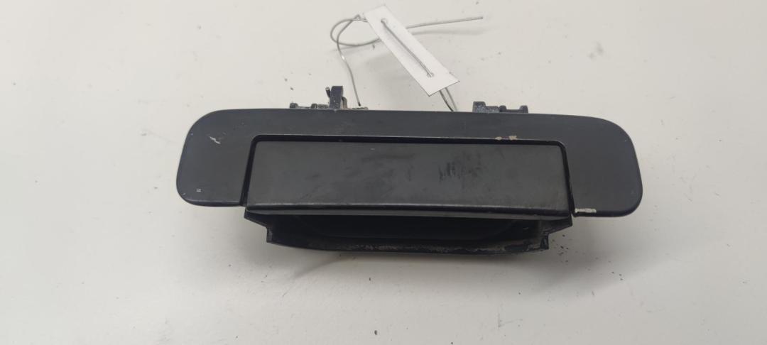 ручка наружная задняя правая Audi 80 B3 1989, 1.8 л., бензин, МКПП, красный, седан, 89383920