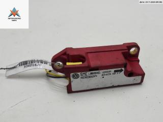 датчик AirBag Volkswagen Golf 4 поколение 1998, 1.6 л., бензин, МКПП, красный, хетчбэк 5 дв., 1J0909606D