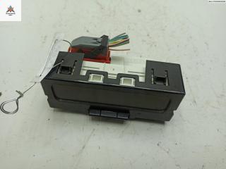 дисплей Renault Megane 2 поколение 2003, 1.6 л., бензин, МКПП, зелёный, универсал, 8200107839