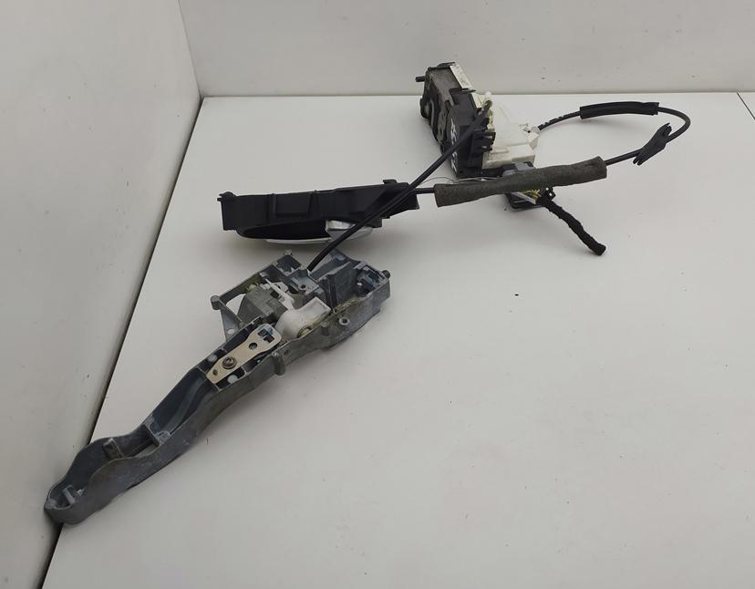 замок двери передней правой Citroen C5 X7 ) 2009, 2.0 л., дизель, АКПП, синий, универсал