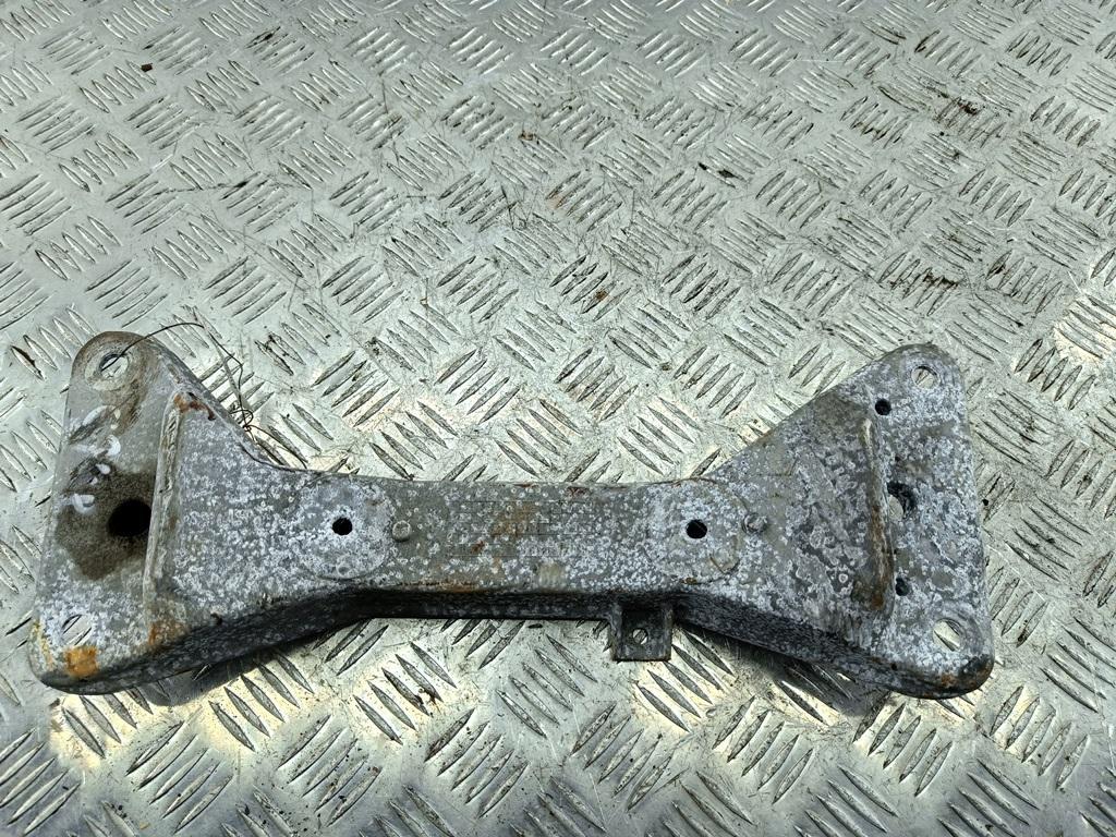 кронштейн КПП BMW 3 F30/F31 2013, 2.0 л., дизель, АКПП, чёрный, седан, 6796605