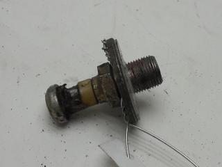ответная часть (скоба) замка двери Volkswagen Passat B4 1994, 1.8 л., бензин, МКПП, красный, универсал