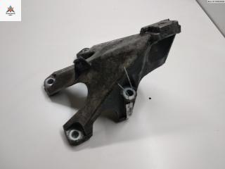 кронштейн двигателя Audi A4 B6 2003, 2.5 л., дизель, АКПП, синий, универсал, 8E0199307F