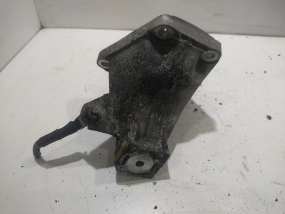 кронштейн двигателя Audi A6 C5 2003, 2.5 л., дизель, АКПП, чёрный, универсал, 4B0199808D