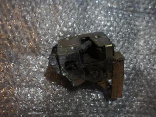 замок двери задней правой Volvo 460 1997, 1.9 л., дизель, МКПП, красный, седан