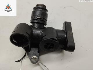 фланец (тройник) системы охлаждения Audi A6 4B/C5 2000, 1.8 л., бензин, МКПП, серый, седан