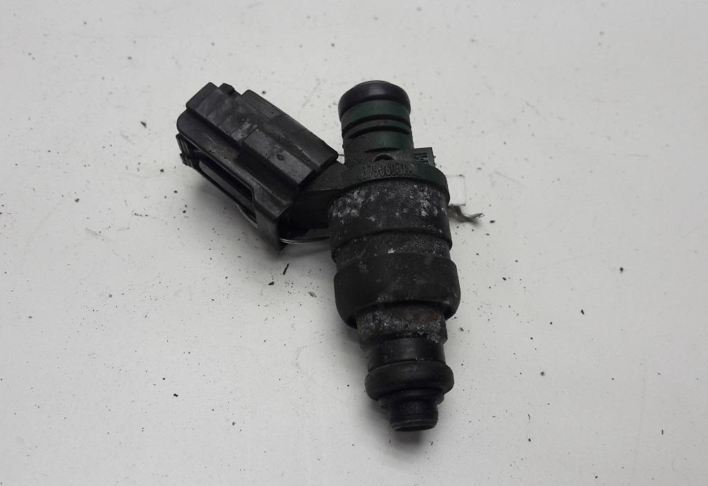 форсунка Volkswagen Bora 2002, 1.6 л., бензин, АКПП, серый, универсал, 037906031AL
