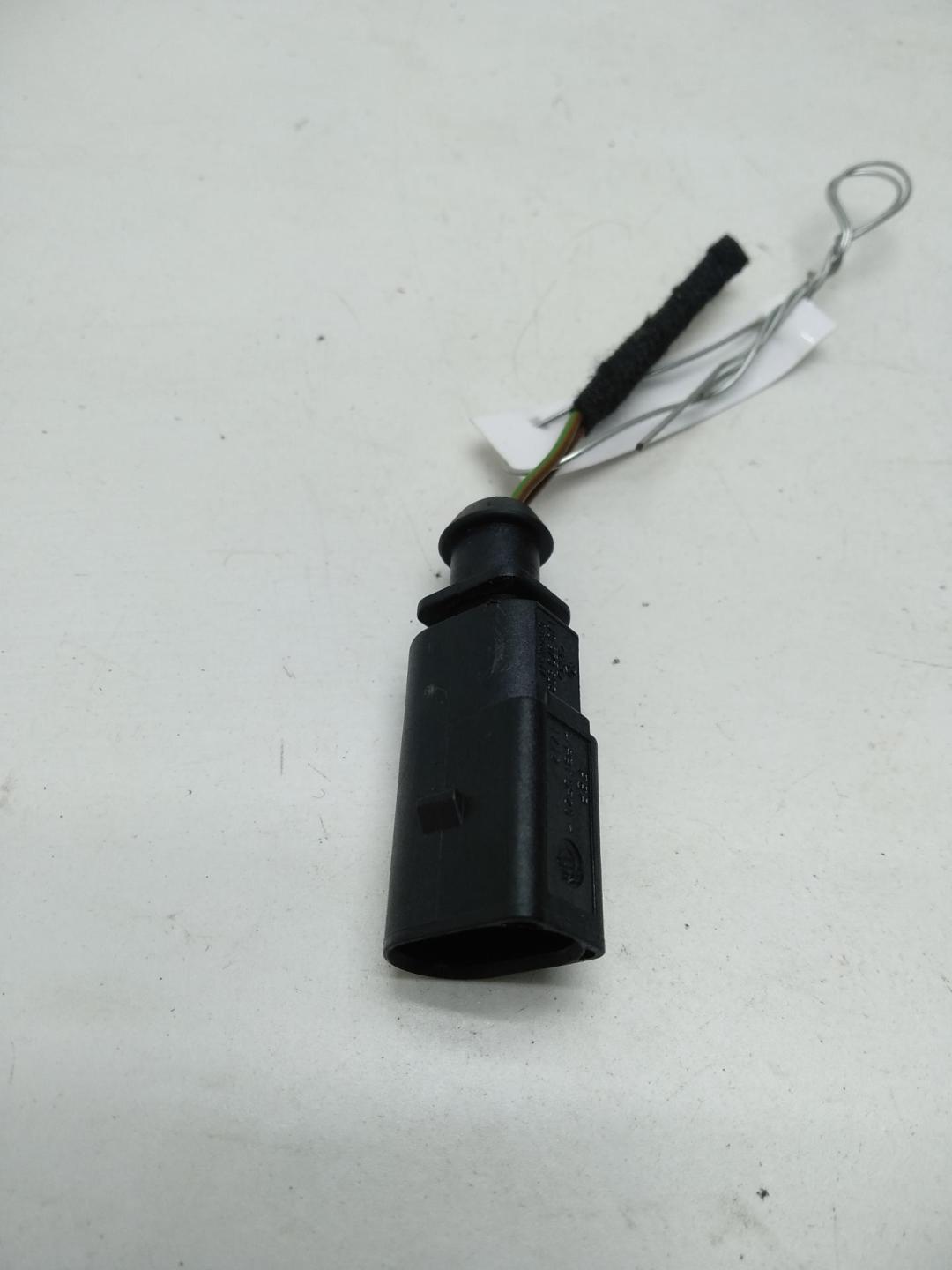 разъем (фишка) проводки Volkswagen Bora 2003, 1.6 л., бензин, МКПП, серый, седан, 1J0973802