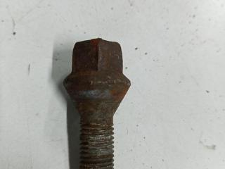 болт колесный BMW 5 серия E39 [рестайлинг] 2000, 3.0 л., дизель, АКПП, красный, универсал, 6781150