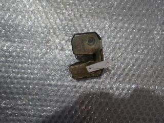 замок двери передней правой Volvo 440 1 поколение [рестайлинг] 1995, 2.0 л., бензин, МКПП, синий, хетчбэк 5 дв.