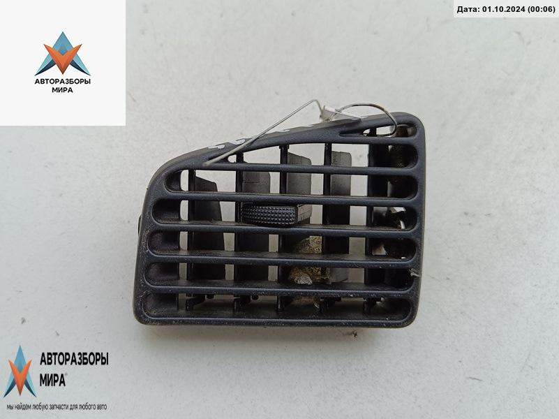 дефлектор обдува салона Volkswagen Passat B4 1996, 2.0 л., бензин, МКПП, зелёный, универсал - фото №1