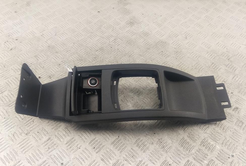 пепельница Volkswagen Polo 2003, 1.2 л., бензин, МКПП, серый, хетчбэк 3 дв., 6Q1857961A