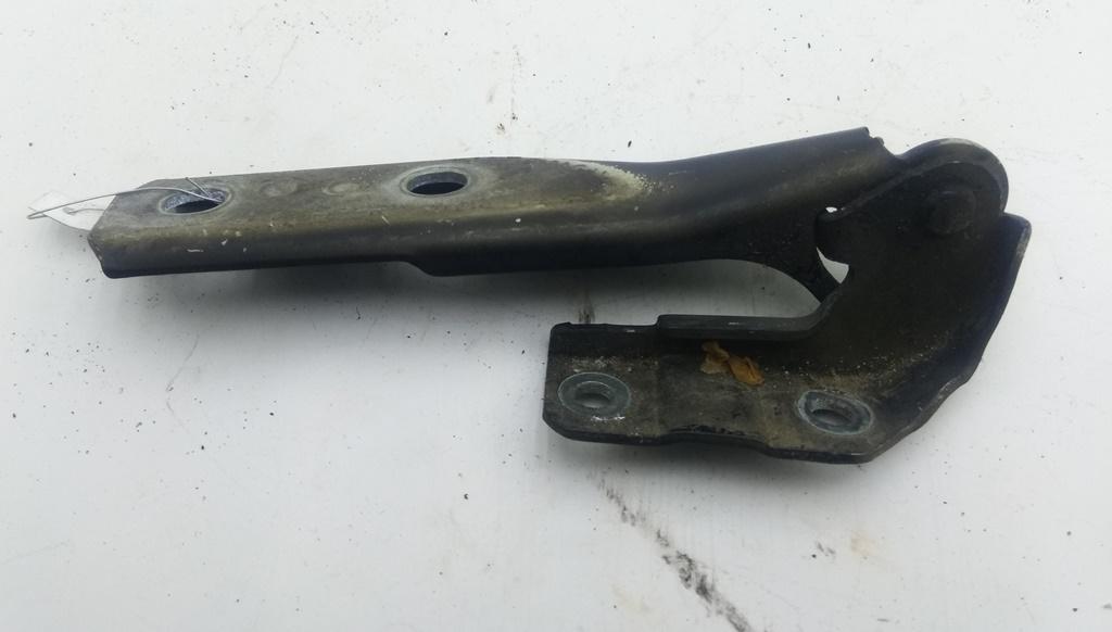 петля капота левая Audi A3 8P 2005, чёрный, хетчбэк 5 дв., 8P0823301