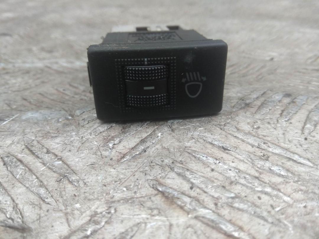 кнопка противотуманных фар Audi A4 B5 1995, 1.6 л., бензин, АКПП, серый, седан, 8D0941301