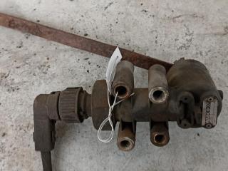 датчик дорожного просвета Mercedes-Benz Atego 1 поколение 2005, 6.4 л., дизель, АКПП, чёрный, 0015420018