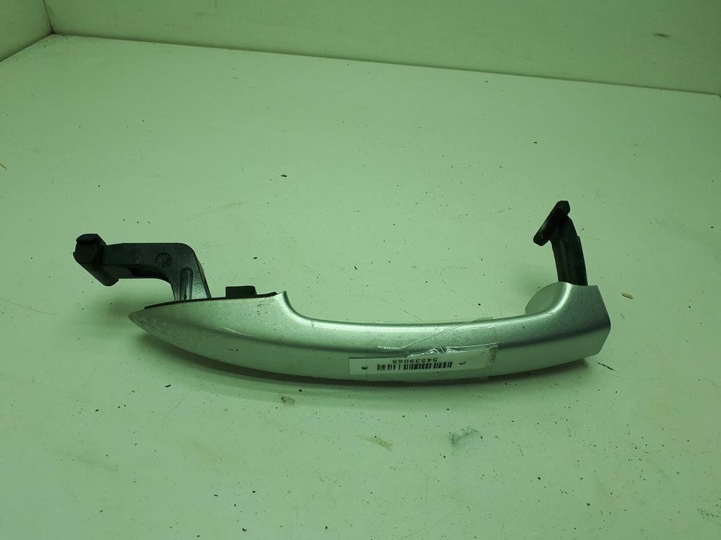 ручка наружная задняя правая Volkswagen Passat B6 2006, 2.0 л., дизель, МКПП, серый, универсал, 3C0837210 - фото №1