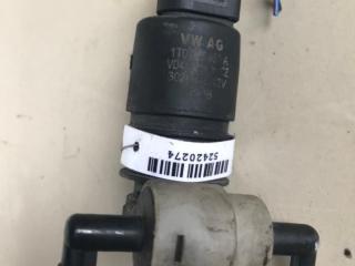 насос (моторчик) омывателя стекла Audi A4 B7 2006, чёрный, универсал