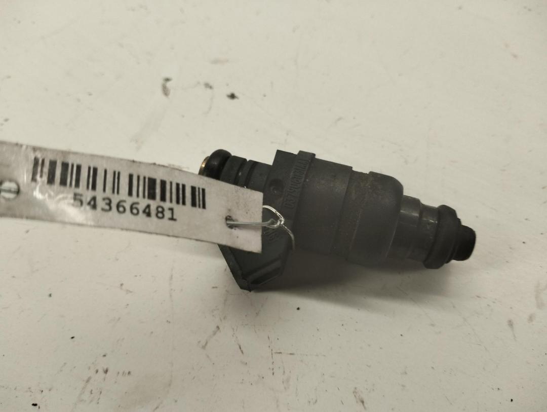 форсунка SEAT Toledo 2000, 1.6 л., бензин, МКПП, чёрный, седан, 037906031AA