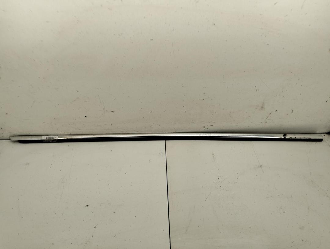 Молдинг стекла двери наружный Volkswagen Passat B5+ (GP) 2001, 1.9 л., дизель, МКПП, синий, универсал, 3B0837476