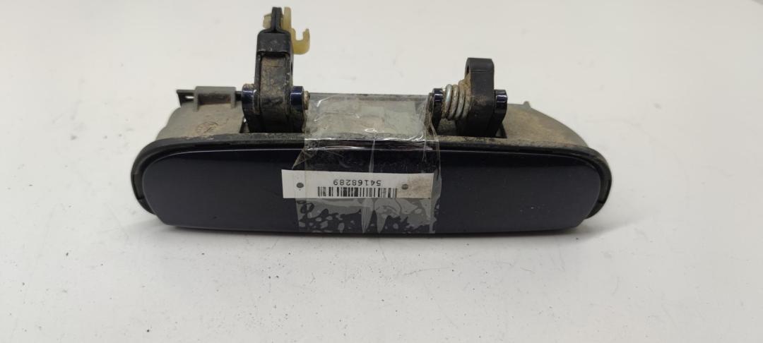 ручка наружная передняя правая Audi A6 4B/C5 1999, 2.4 л., бензин, АКПП, синий, седан - фото №1