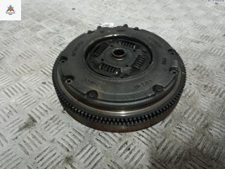 маховик Volkswagen Golf 4 поколение 2001, 1.6 л., бензин, МКПП, серый, хетчбэк 5 дв., 027105273D