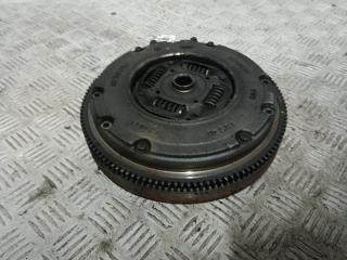 маховик Volkswagen Golf-4 2001, 1.6 л., бензин, МКПП, серый, хетчбэк 5 дв., 027105273D