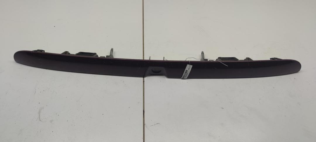 накладка подсветки номера Audi A4 B5 1996, 1.8 л., бензин, МКПП, красный, универсал, 8D9827574