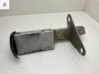 клык бампера задний левый Audi A4 B5 [рестайлинг] 1999, 2.5 л., дизель, МКПП, зелёный, универсал, 8D0807331C