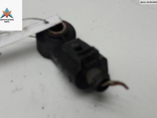 датчик детонации Volkswagen Golf 5 поколение 2005, 1.6 л., бензин, МКПП, серый, хетчбэк 5 дв.