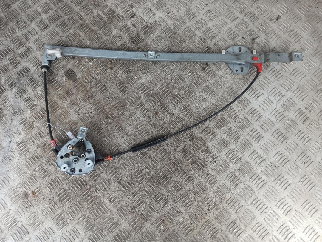 стеклоподъемник передний правый Volkswagen Transporter T4 1995, 2.4 л., дизель, МКПП, белый, микроавтобус, 701837502 - фото №1