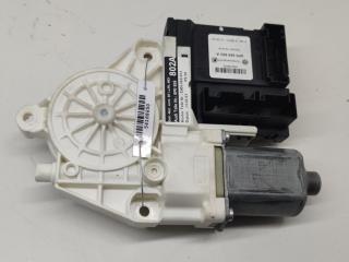 моторчик стеклоподъемника передний правый Audi A3 8P 2003, 1.6 л., бензин, МКПП, чёрный, хетчбэк 3 дв., 8P0959802L
