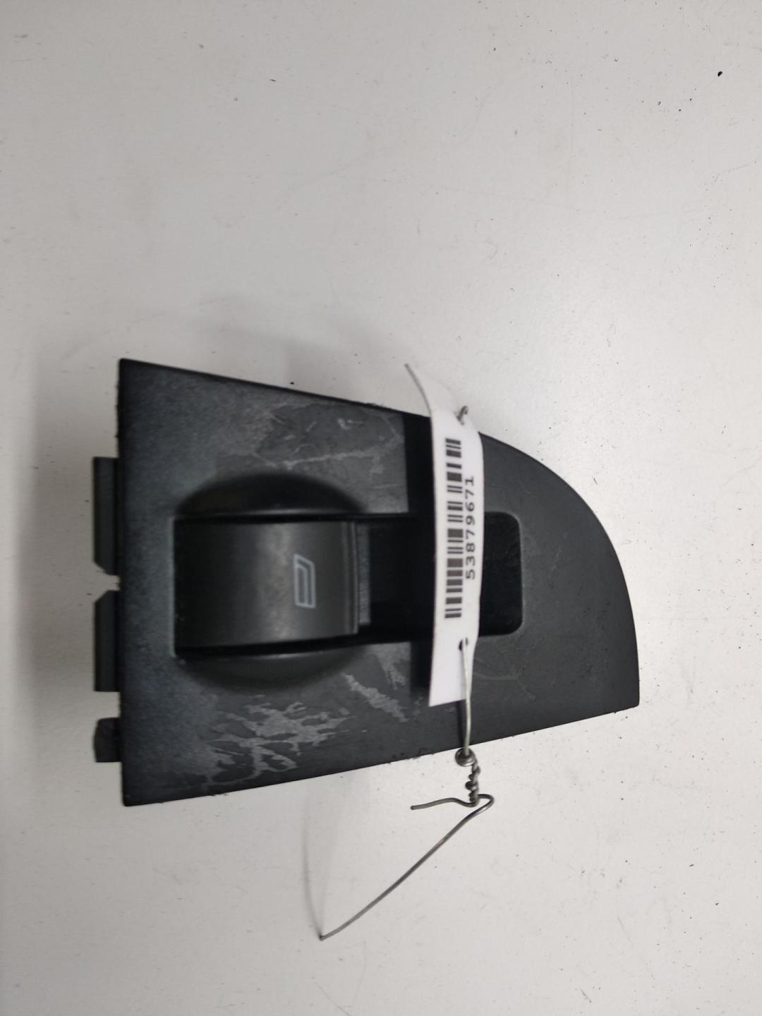кнопка стеклоподъемника переднего правого Audi A6 C5 Allroad 2002, 2.5 л., дизель, АКПП, серый, универсал, 4B0959855