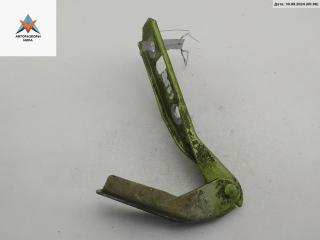 петля капота левая Volkswagen Polo 3 поколение [рестайлинг] 2000, зелёный, хетчбэк 3 дв., 6N0823301E