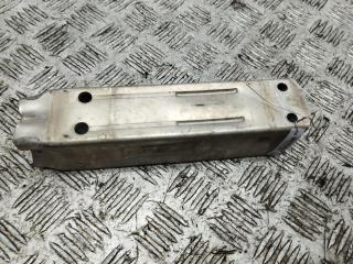 кронштейн переднего бампера Audi A6 4F/C6 2007, 2.7 л., дизель, МКПП, чёрный, универсал, 4F0807134