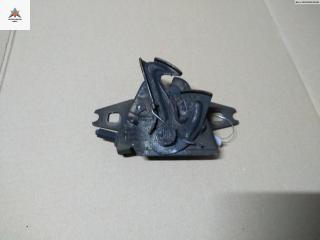 замок капота Volkswagen Passat B4 1994, 2.0 л., бензин, МКПП, белый, универсал, 3A0805591