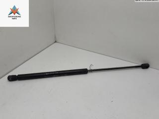 амортизатор крышки багажника (3-5 двери) Volkswagen Golf 3 поколение 1996, 1.6 л., бензин, МКПП, чёрный, хетчбэк 3 дв., 1H6827550A