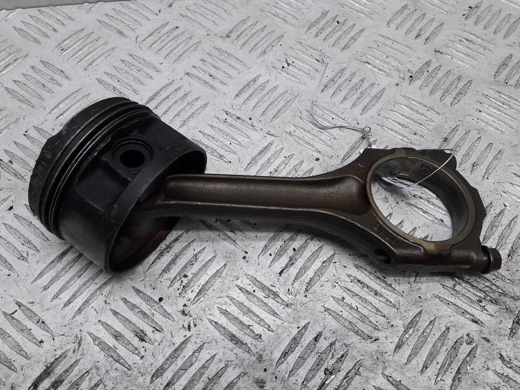 поршень Volkswagen Bora 1999, 2.3 л., бензин, МКПП, зелёный, универсал, AGZ