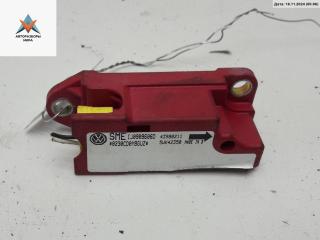 датчик AirBag Volkswagen Golf 4 поколение 1998, 1.6 л., бензин, МКПП, белый, хетчбэк 5 дв., 1J0909606D