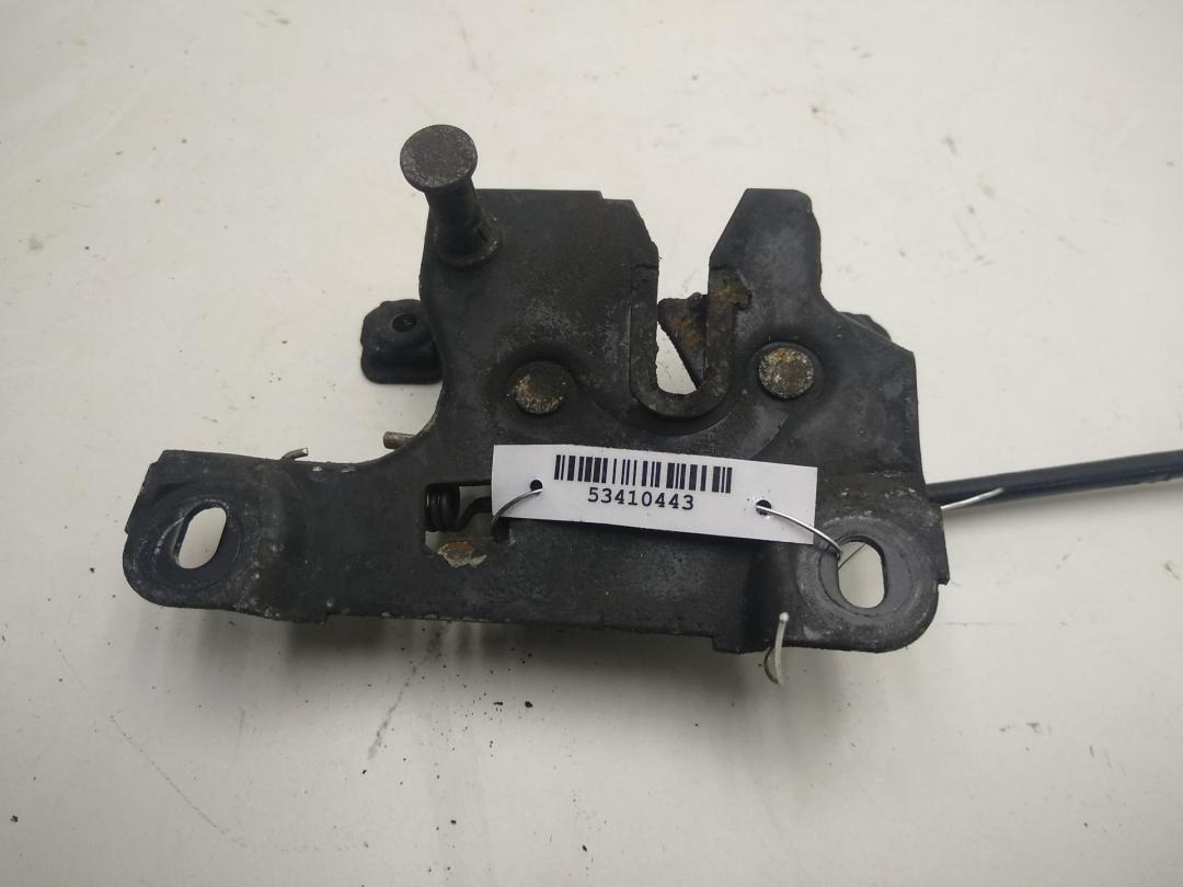 замок капота Audi A4 B5 1996, 2.6 л., бензин, МКПП, серый, универсал