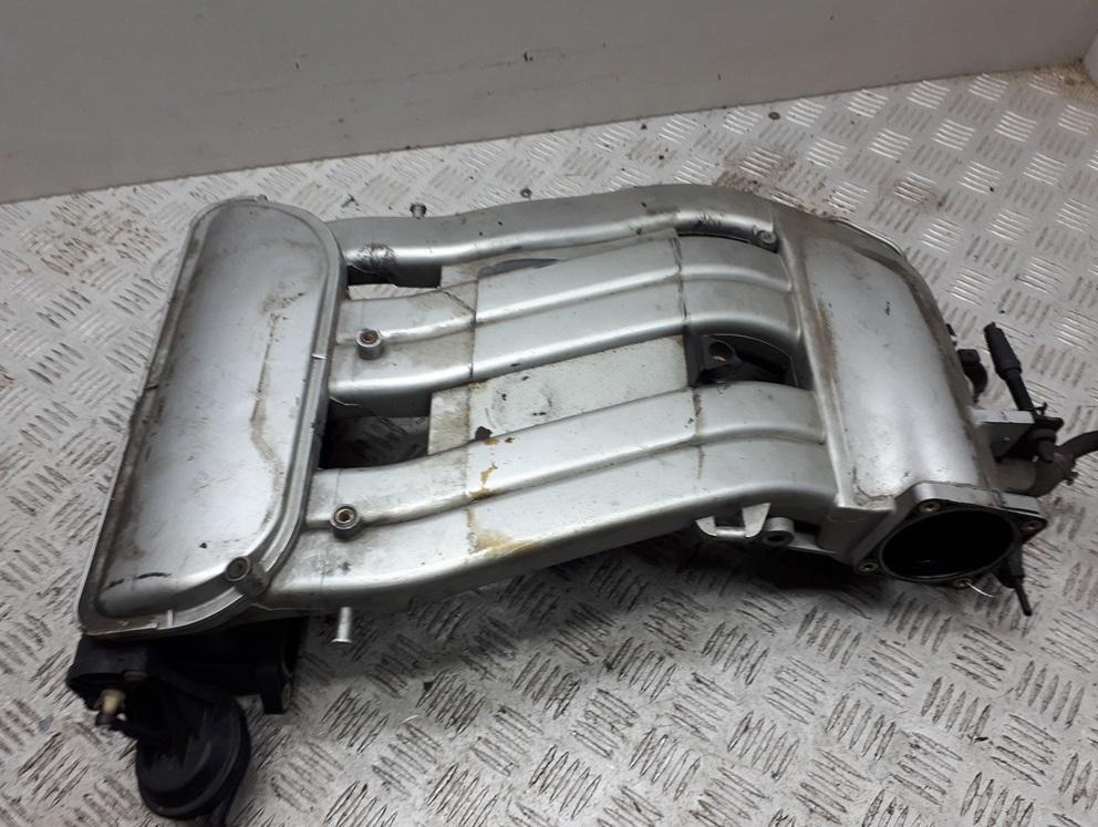 коллектор впускной Volkswagen Golf 4 поколение 1999, 2.3 л., бензин, хетчбэк 5 дв., 071133203A - фото №1