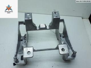 кронштейн (крепление) Volkswagen Touareg 1 поколение 2003, 4.2 л., бензин, АКПП, синий, внедорожник 5 дв., 7L0863345