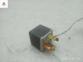 блок управления вентилятором (реле) Volkswagen Transporter T4 1998, 2.5 л., дизель, МКПП, белый, микроавтобус, 141951253B