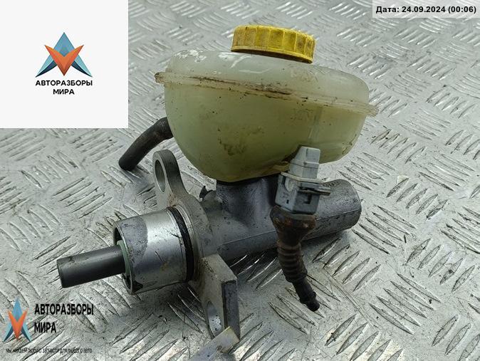 цилиндр тормозной главный Volkswagen Passat B5 1997, 1.8 л., бензин, МКПП, красный, универсал - фото №1