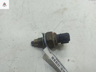 Датчик включения заднего хода (лягушка) Volkswagen Transporter T4 1997, 2.5 л., дизель, МКПП, белый, микроавтобус, 020946415