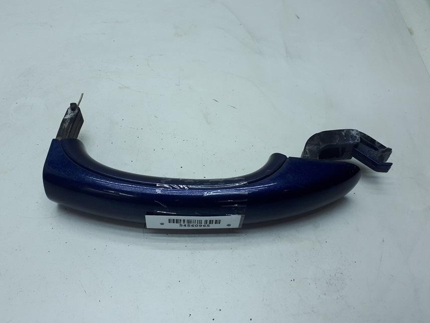 ручка наружная передняя левая Volkswagen Touareg 1 поколение 2003, 4.2 л., бензин, АКПП, синий, внедорожник 5 дв. - фото №1