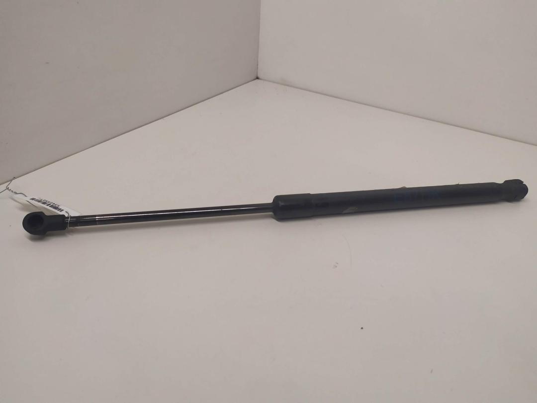 амортизатор крышки багажника (3-5 двери) BMW 1 серия E81/E82/E87/E88 2006, 2.0 л., дизель, МКПП, чёрный, хетчбэк 5 дв., 7060622 - фото №1