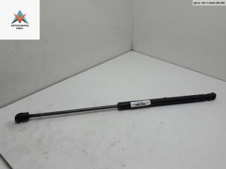амортизатор крышки багажника (3-5 двери) Volkswagen Golf 3 поколение 1994, 1.6 л., бензин, МКПП, красный, хетчбэк 5 дв., 1H6827550A