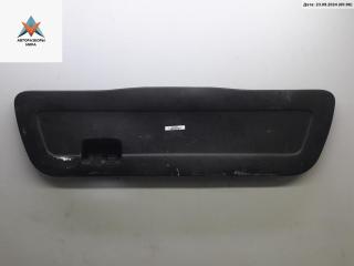 обшивка крышки багажника Volkswagen Golf 3 поколение 1996, 1.6 л., бензин, МКПП, красный, хетчбэк 5 дв., 1H6867605A